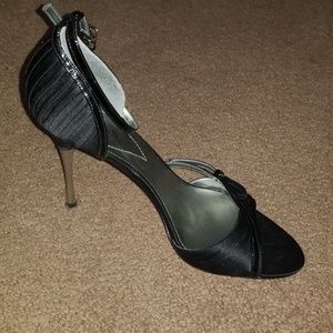 Guess heels